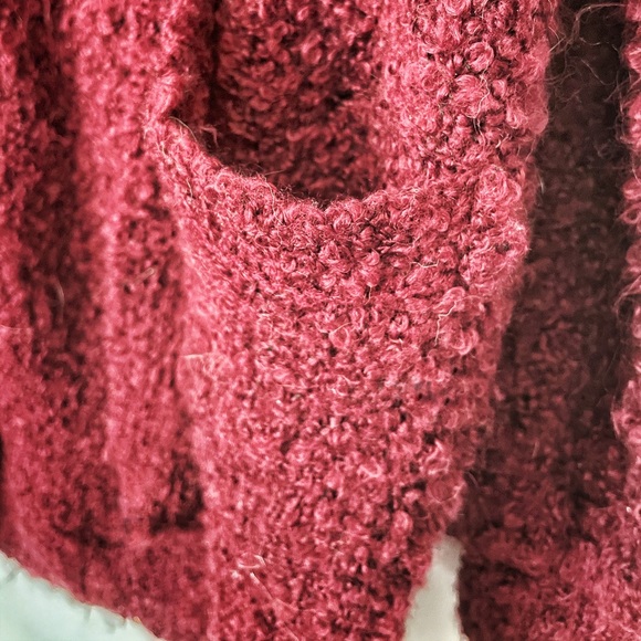 American Eagle Soft Knit Cranberry Maroon Cardigan Baggy Sweater 2 Pockets SMALL - Picture 7 of 7